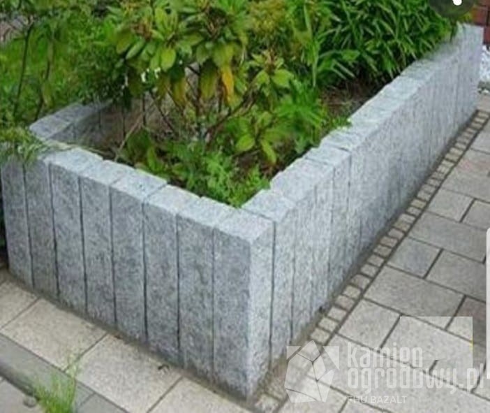 13762
