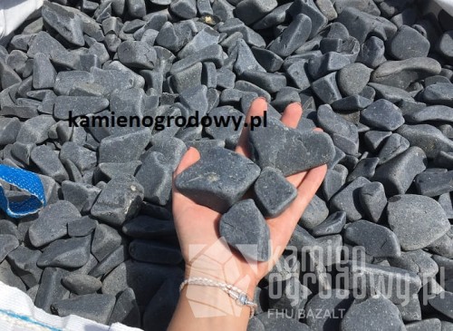otoczak-czarny-ozdobny-bazaltowy-4-8-grafitowy-sklep-kamienogrodowy-1.JPG