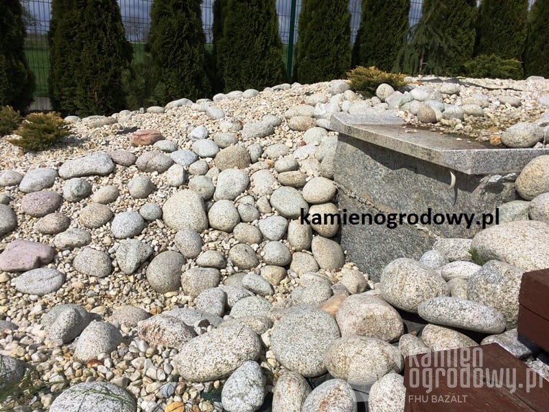 otoczak-granitowy-kamien-do-oczka-wodnego-sucha-rzeka-sklep-kamienogrodowy-1a.JPG