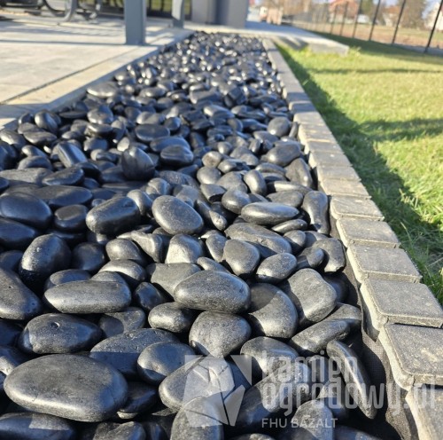 kamien-otoczak-czarny-polerowany-ozdobny-spa-akwarium-donica-ogrodu-sklep-kamienogrodowy-3-5cm-1a.JPG