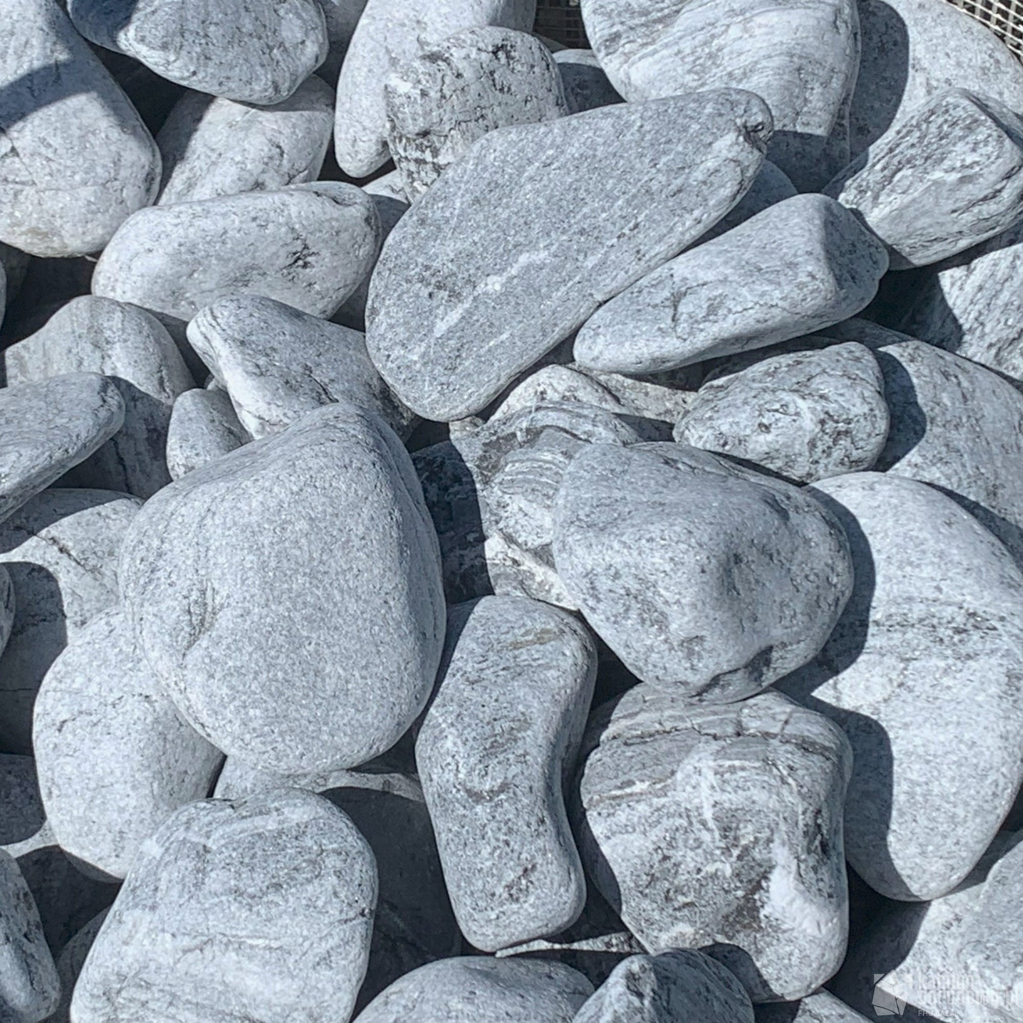 kamien-otoczak-szary-do-ogrodu-ozdobny-dekoracyjny-silver-sklep-kamienogrodowy-1b.jpg