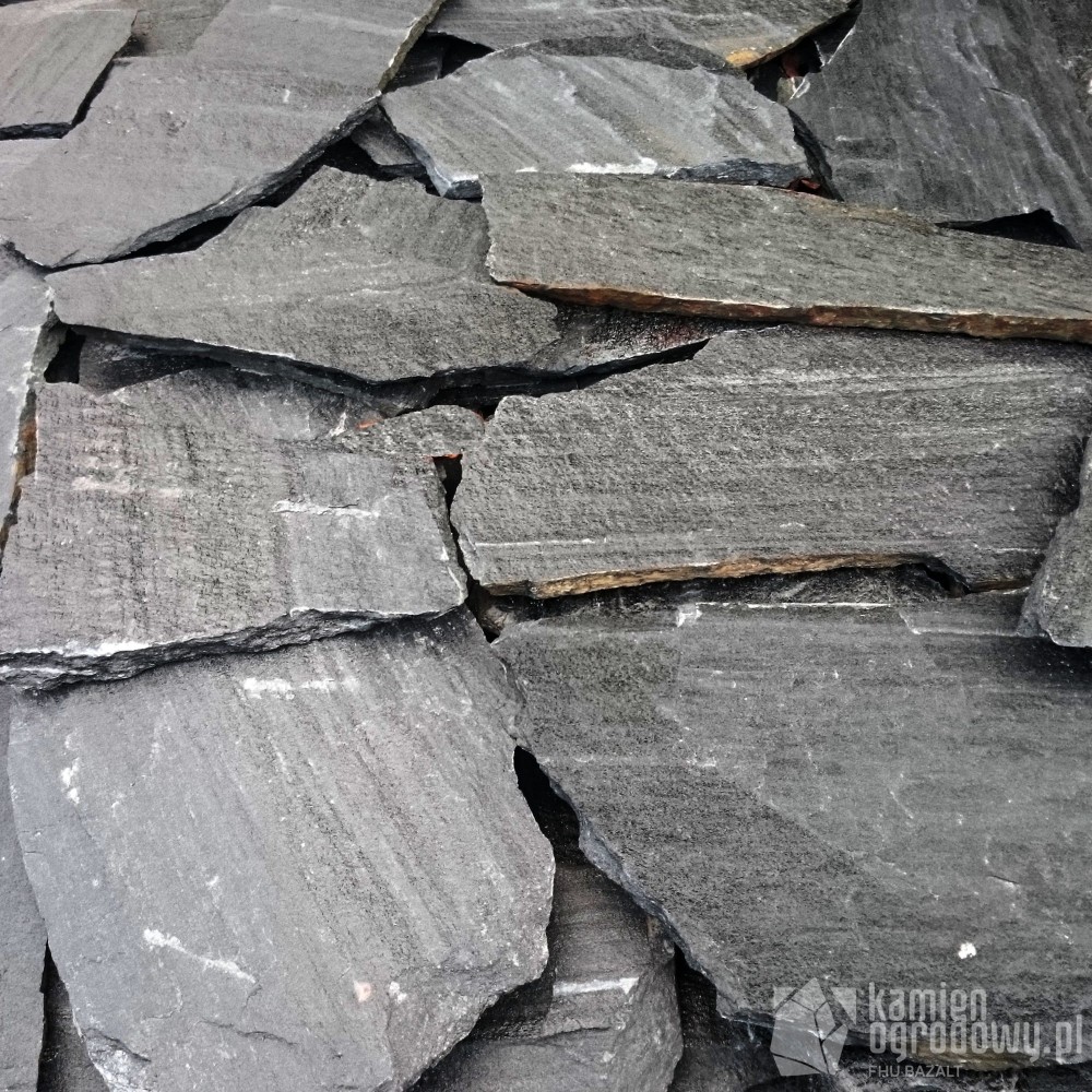 kamien-elewacyjny-naturalny-czarny-kwarcyt-sklep-kamienogrodowy.JPG