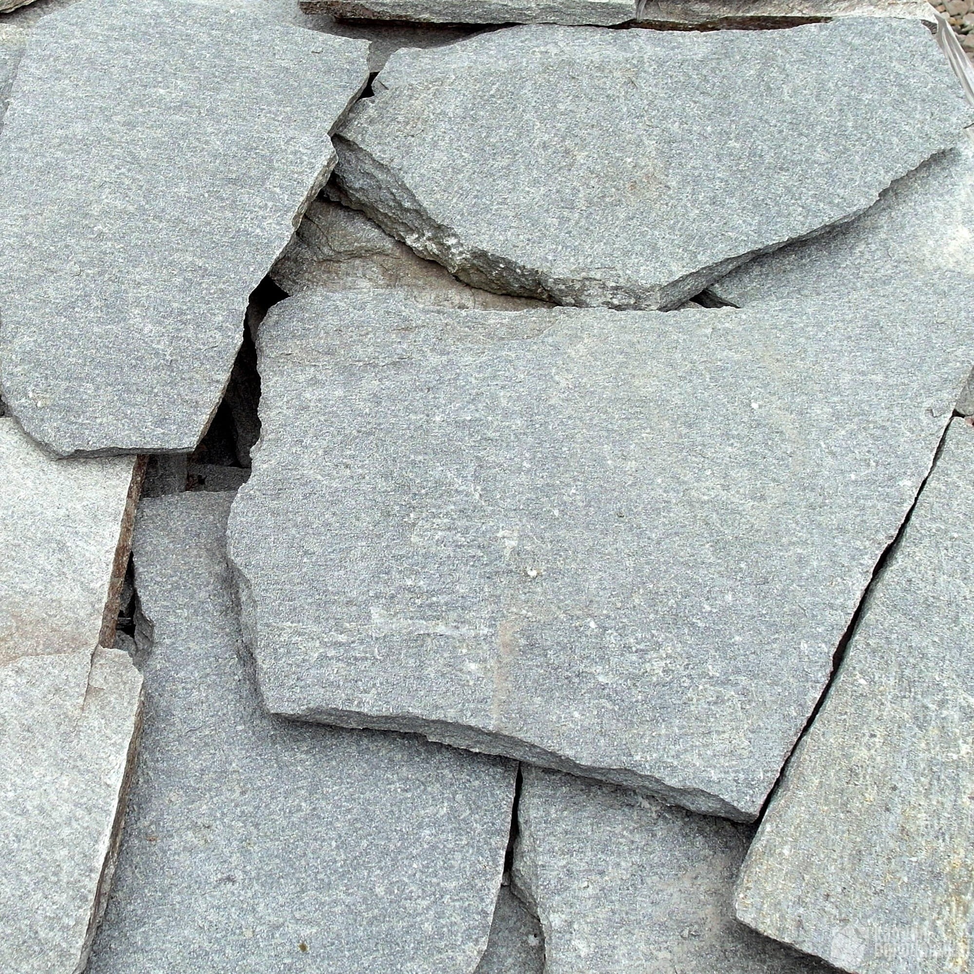 kamien-lupek-kwarcyt-szary-extra-elewacyjny-naturalny-sklep-kamienogrodowy.JPG