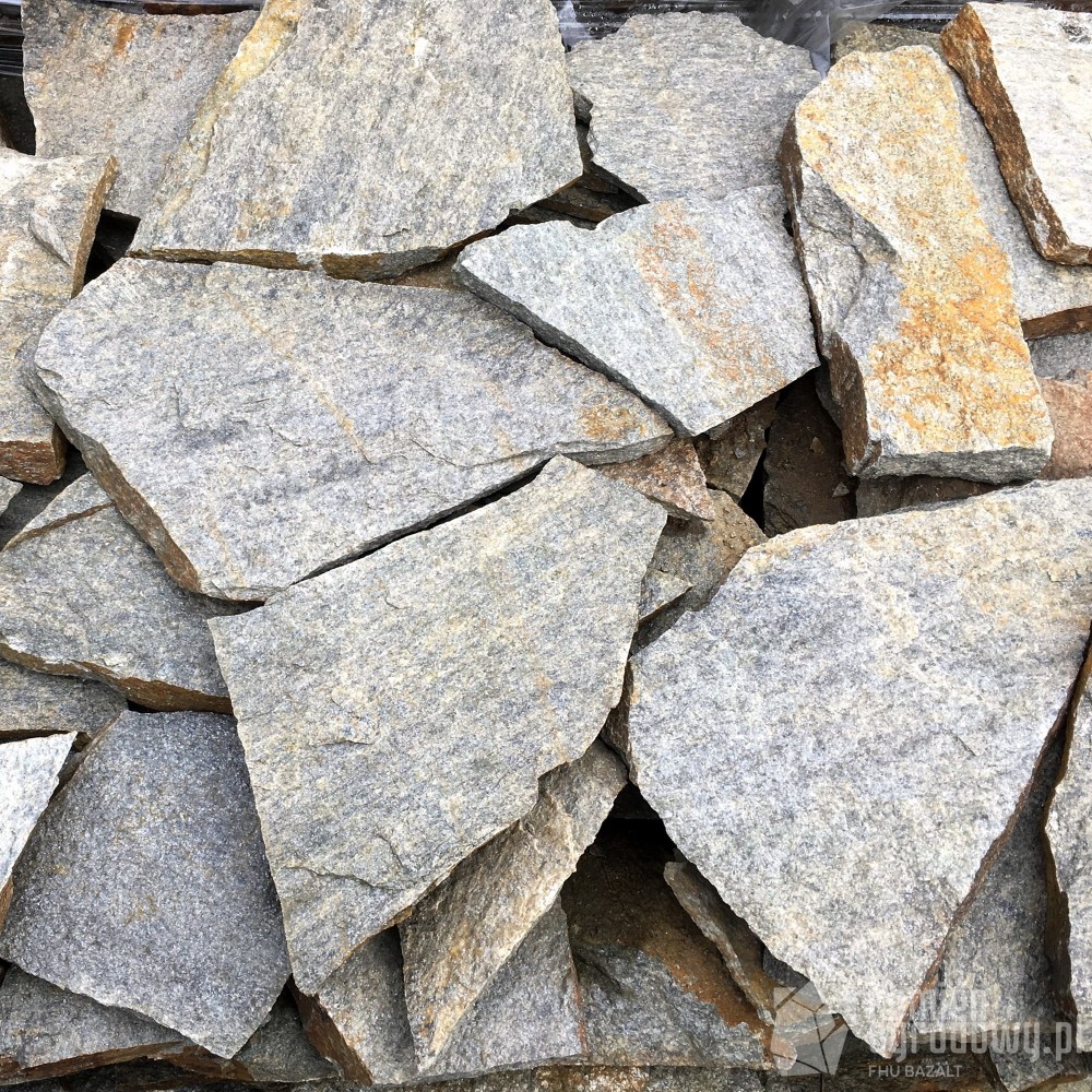 gnejs-bezowo-szary-lupek-kamien-naturalny-elewacyjny-sklep-kamienogrodowy.JPG