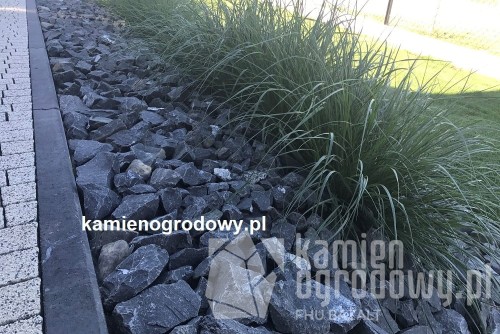 kamien-na -skarpe-skalka-bazaltowa-grafitowa-6-12cm-sklep-kamienogrodowy-1.JPG