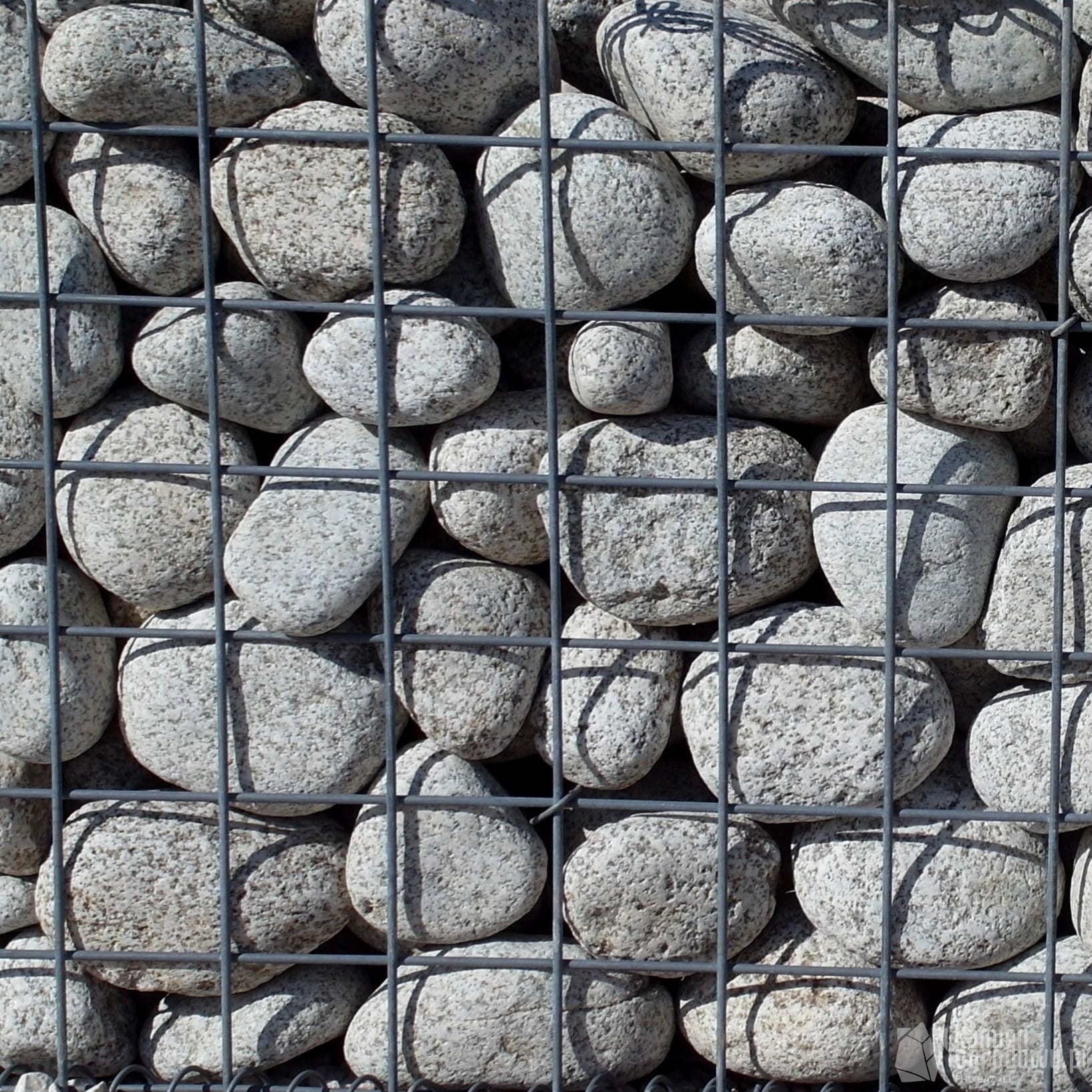 kamien-do-gabionow-otoczak-szary-granitowy-5-15cm-sklep-kamienogrodowy.JPG