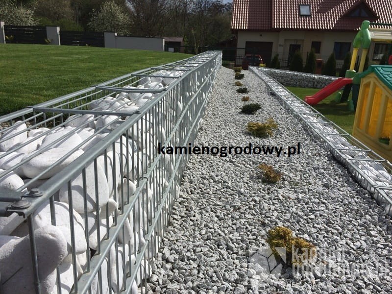 grys-granitowy-dalmatynczyk-8-16-22-szary-ozdobny-zwirek-sklep-kamienogrodowy-1a.JPG