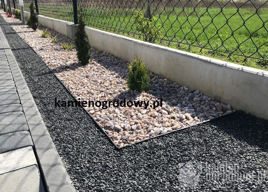 grys-zwir-bazaltowy-czarny-2-5-ozdobny-sklep-kamienogrodowy-1.JPG